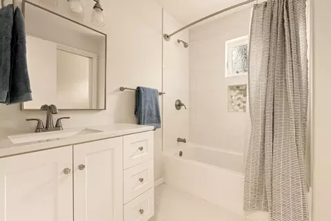 Bath - 34055 Alta Oaks Rd, Alta, CA 95701 photo 1 of 3