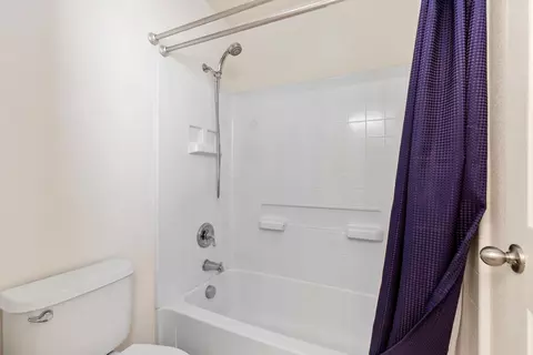 Bath - 1220 E Springer Dr, Turlock, CA 95382 photo 1 of 2