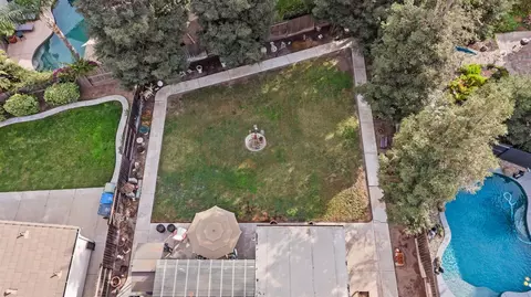 View/Area - 1220 E Springer Dr, Turlock, CA 95382 photo 9 of 10
