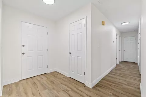 Entry Way - 1004 Autumn Dr, Modesto, CA 95355 photo 2 of 2