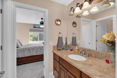 Bath - 2541 Mooneyham Ct, Turlock, CA 95382 photo 7 of 10