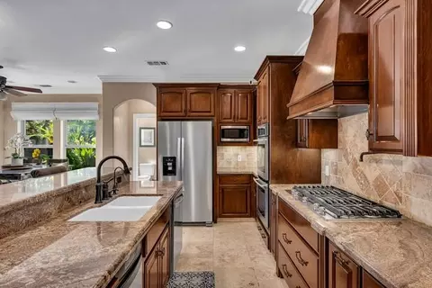 Kitchen - 2541 Mooneyham Ct, Turlock, CA 95382 photo 3 of 6