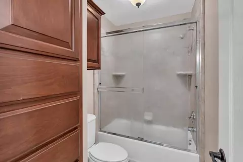 Bath - 2541 Mooneyham Ct, Turlock, CA 95382 photo 10 of 10