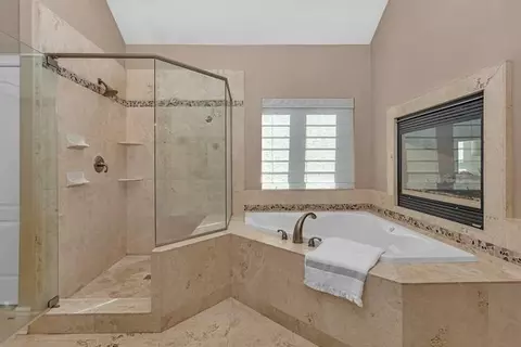 Bath - 2541 Mooneyham Ct, Turlock, CA 95382 photo 3 of 10