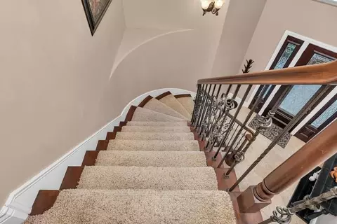 Entry Way - 2541 Mooneyham Ct, Turlock, CA 95382 photo 5 of 8