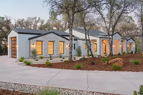 Exterior - 3785 Kelso Ct, Auburn, CA 95602 photo 6 of 14