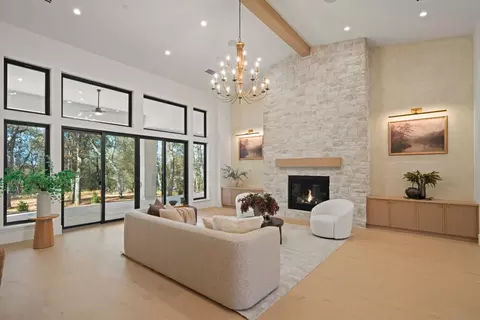 Living - 3785 Kelso Ct, Auburn, CA 95602 photo 2 of 3