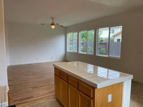 Living - 161 Mariposa St, Madera, CA 93638 photo 4 of 11