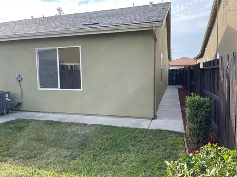 Exterior - 161 Mariposa St, Madera, CA 93638 photo 12 of 18