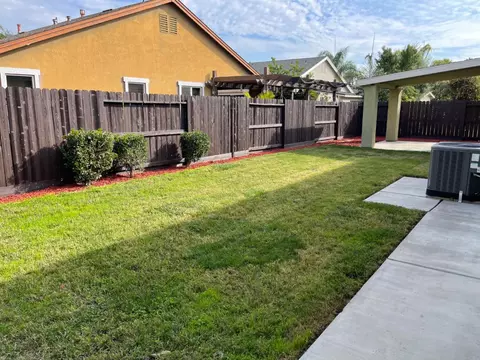 Exterior - 161 Mariposa St, Madera, CA 93638 photo 11 of 18