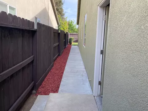 Exterior - 161 Mariposa St, Madera, CA 93638 photo 10 of 18