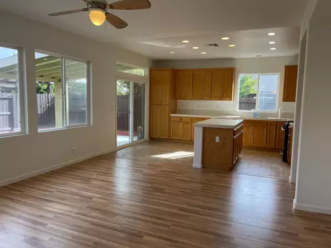 Living - 161 Mariposa St, Madera, CA 93638 photo 10 of 11
