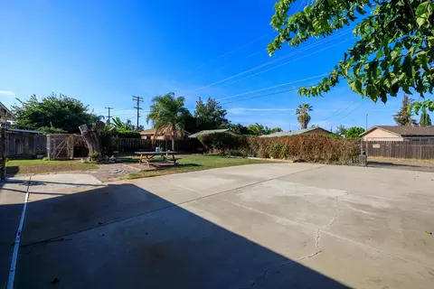 Exterior - 1531 Brannon Ave, Modesto, CA 95350 photo 6 of 11
