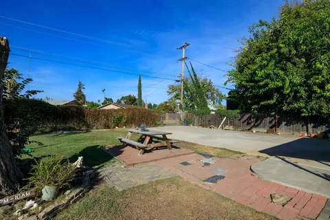 Exterior - 1531 Brannon Ave, Modesto, CA 95350 photo 9 of 11