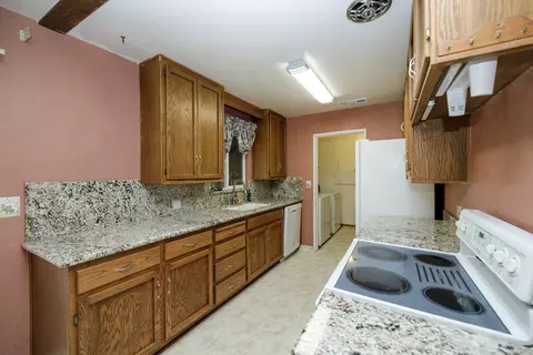 Kitchen - 1531 Brannon Ave, Modesto, CA 95350 photo 3 of 3