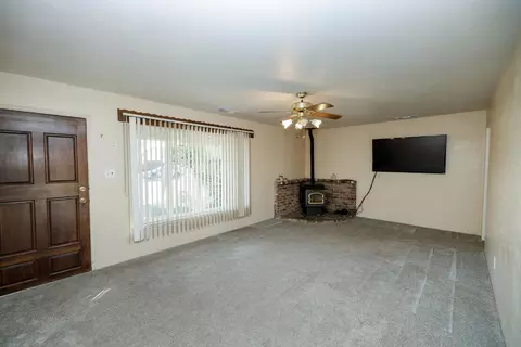Living - 1531 Brannon Ave, Modesto, CA 95350 photo 1 of 4