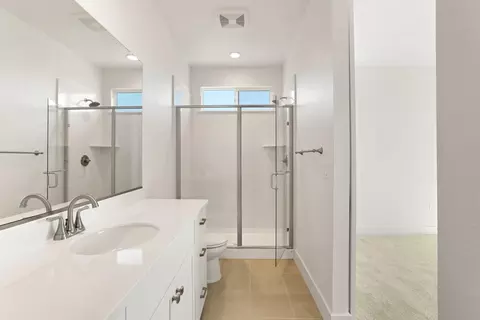 Bath - 2183 Appalachian Ave, Manteca, CA 95337 photo 6 of 9