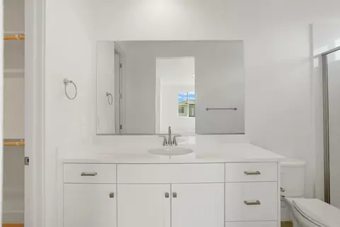 Bath - 2183 Appalachian Ave, Manteca, CA 95337 photo 5 of 9