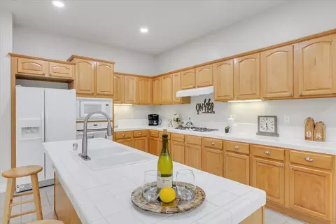 Kitchen - 299 Calypso Beach Dr, Copperopolis, CA 95228 photo 8 of 9
