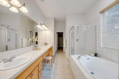 Bath - 299 Calypso Beach Dr, Copperopolis, CA 95228 photo 2 of 6