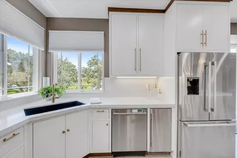 Kitchen - 39 Waterfront Ct, Copperopolis, CA 95228 photo 6 of 15
