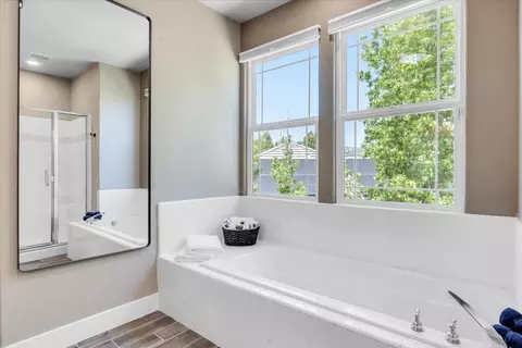 Bath - 39 Waterfront Ct, Copperopolis, CA 95228 photo 2 of 4