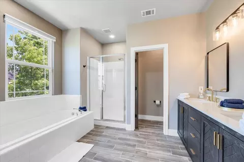 Bath - 39 Waterfront Ct, Copperopolis, CA 95228 photo 3 of 4
