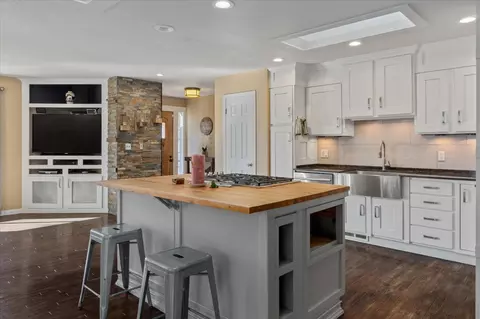 5863 Silver Saddle Dr, Hathaway Pines, CA 95233