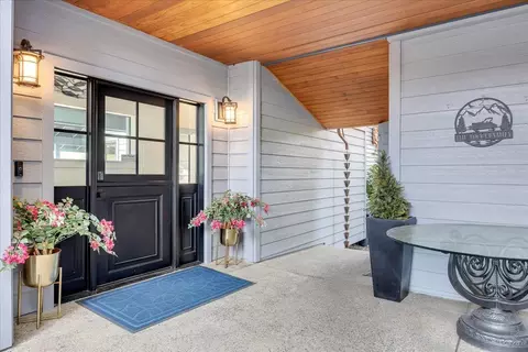Entry Way - 870 Bret Harte Dr, Copperopolis, CA 95228 photo 2 of 8