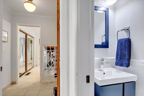 Bath - 870 Bret Harte Dr, Copperopolis, CA 95228 photo 1 of 9