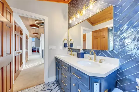 Bath - 870 Bret Harte Dr, Copperopolis, CA 95228 photo 4 of 9