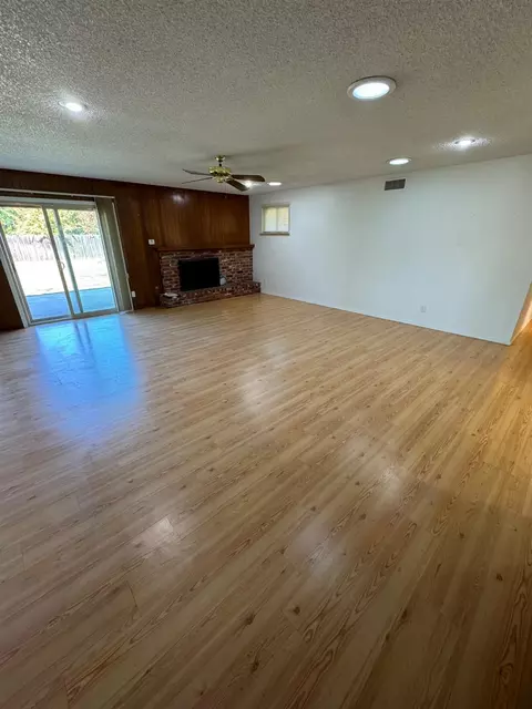 2825 Westgate Dr, Madera, CA 93637 photo 6