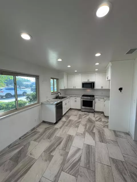 2825 Westgate Dr, Madera, CA 93637 photo 10