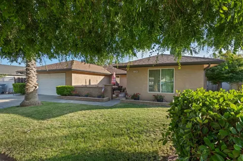 2724 Monocott Dr, Madera, CA 93637 photo 2