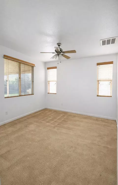 924 Stanford Ave, Madera, CA 93637 photo 4