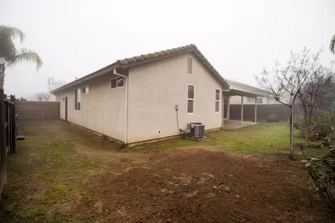 924 Stanford Ave, Madera, CA 93637 photo 12