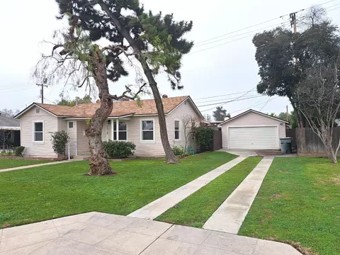 2219 E Cambridge Ave, Fresno, CA 93703
