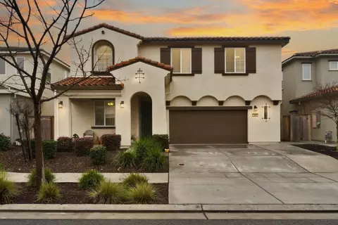 4240 Hillside Rd, Madera, CA 93636