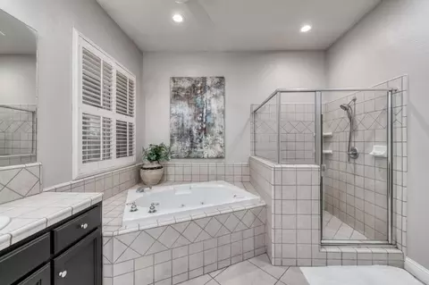 1015 E Chestnut Ct, Visalia, CA 93292 photo 23