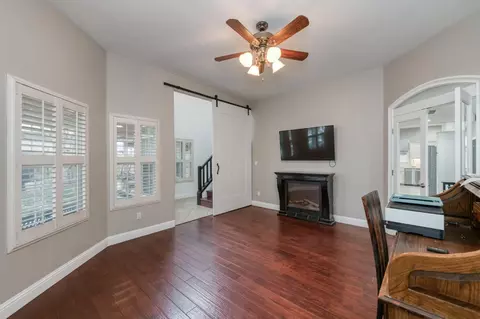 1015 E Chestnut Ct, Visalia, CA 93292 photo 16