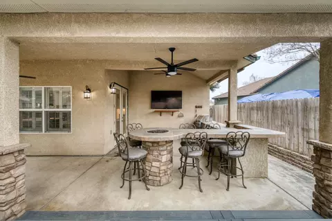 1015 E Chestnut Ct, Visalia, CA 93292 photo 35
