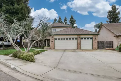 1015 E Chestnut Ct, Visalia, CA 93292 photo 3