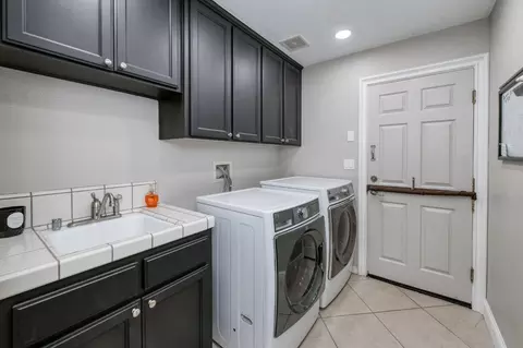 1015 E Chestnut Ct, Visalia, CA 93292 photo 19