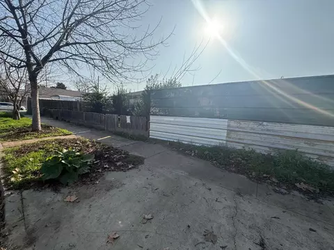 308 N C St, Madera, CA 93638 photo 3