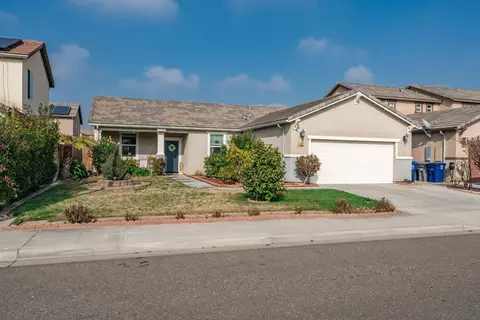 1467 Linda Mesa Dr, Madera, CA 93638 photo 2