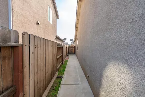 1467 Linda Mesa Dr, Madera, CA 93638 photo 32