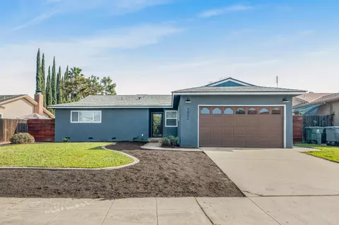 1521 Stanford Ave, Clovis, CA 93611 photo 2