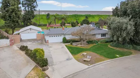 4588 E Holland Ave, Fresno, CA 93726