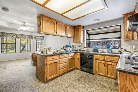 908 Suburban Ave, Madera, CA 93637 photo 12