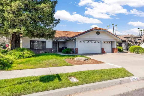 908 Suburban Ave, Madera, CA 93637 photo 2